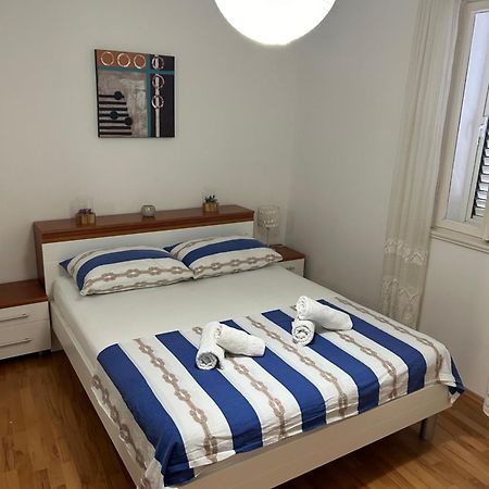 דירות ספליט Apartman Bella מראה חיצוני תמונה