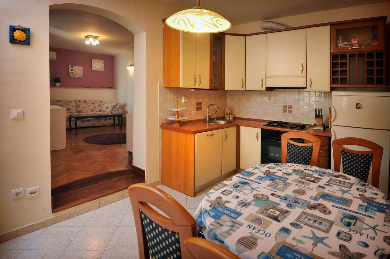 דירות ספליט Apartman Bella מראה חיצוני תמונה